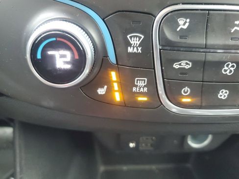 Used 2020 Chevrolet Traverse LT w/ LT Premium Package image 23