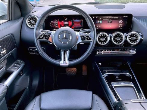 Used 2025 Mercedes-Benz GLA 250 image 7