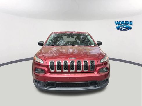 Used 2015 Jeep Cherokee Sport image 2