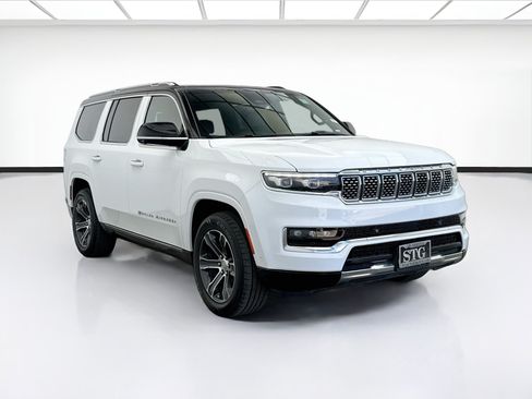 Used 2023 Jeep Grand Wagoneer 4WD image 3