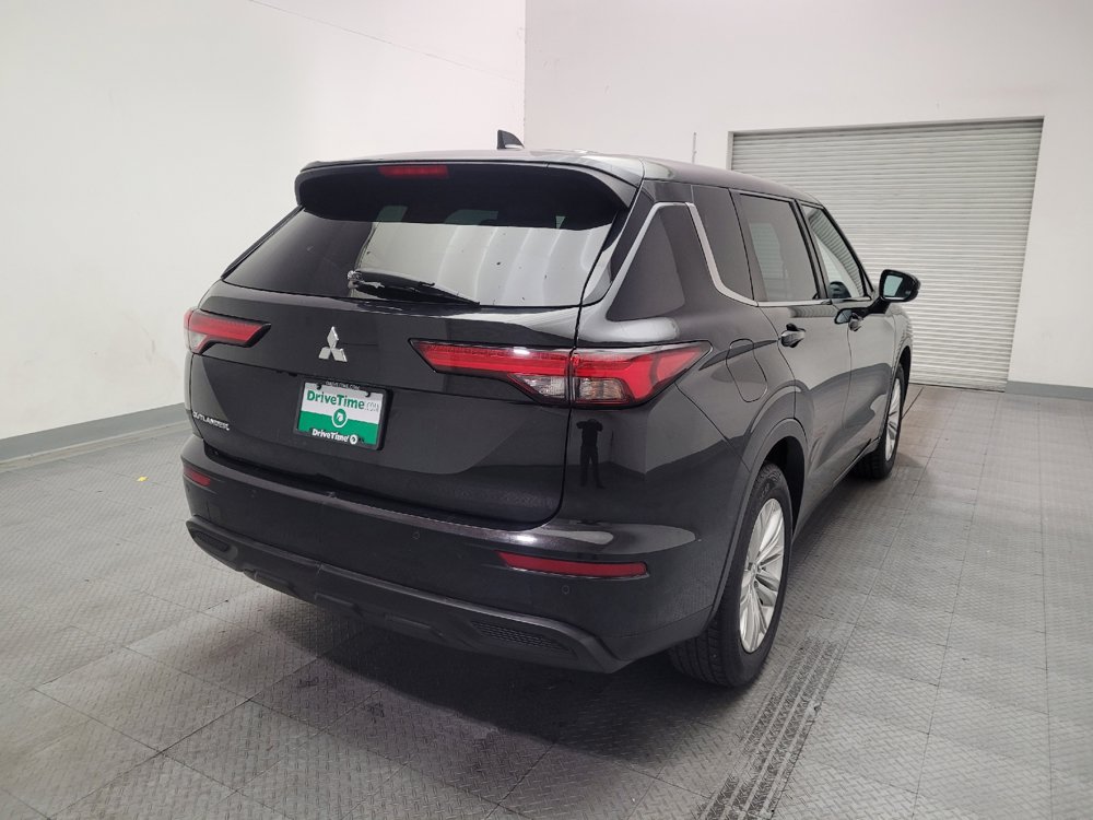 Used 2023 Mitsubishi Outlander ES FWD image 7