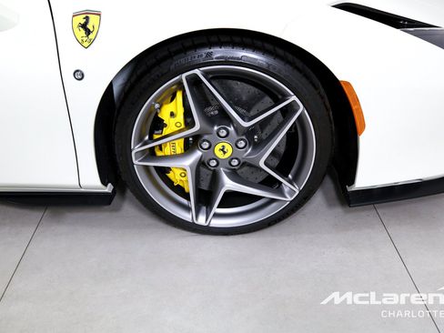 Used 2022 Ferrari F8 Tributo RWD image 31
