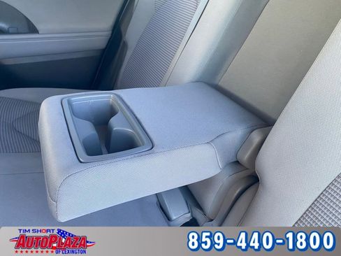 Used 2022 Toyota Highlander LE image 47