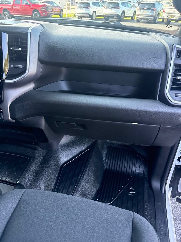 New 2026 RAM 3500 Big Horn AWD/4WD image 23