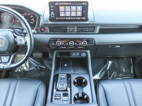 Used 2024 Honda Pilot TrailSport image 13