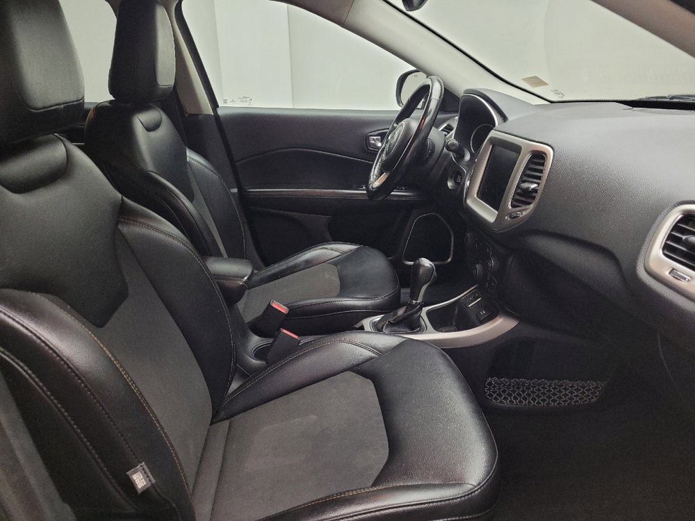 Used 2018 Jeep Compass Latitude w/ Popular Equipment Group FWD image 21