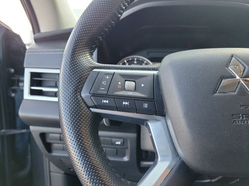 Used 2024 Mitsubishi Outlander SE image 22