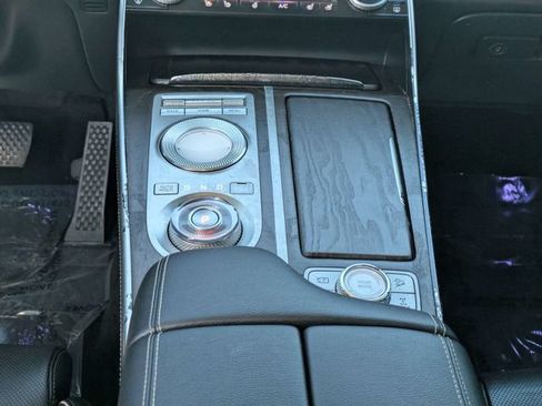 Used 2021 Genesis GV80 2.5T w/ Prestige Package 04 AWD/4WD image 17
