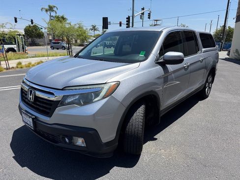 Used 2017 Honda Ridgeline RTL-T image 3