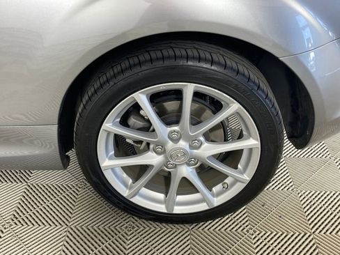 Used 2010 MAZDA MX-5 Miata Touring RWD image 17
