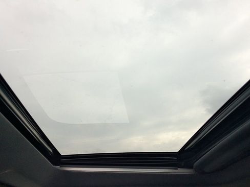 Used 2020 Chevrolet Silverado 1500 High Country w/ Technology Package image 20