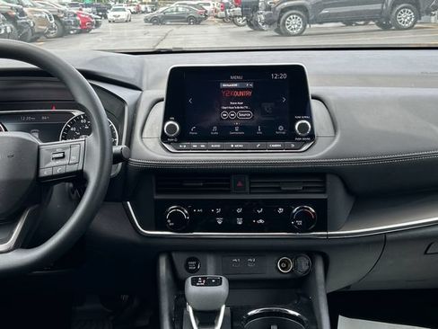 Used 2025 Nissan Rogue S AWD/4WD image 23