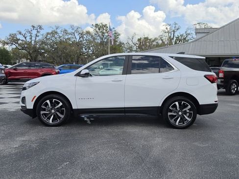Used 2022 Chevrolet Equinox LT image 2