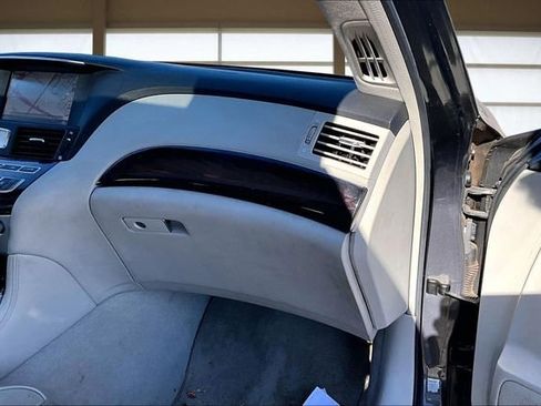 Used 2015 INFINITI Q70 3.7 w/ Deluxe Touring Package image 17