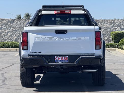 New 2026 Chevrolet Colorado Trail Boss w/ Midnight Edition AWD/4WD image 6