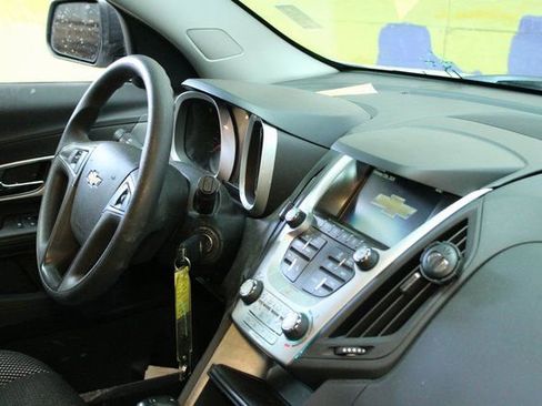 Used 2017 Chevrolet Equinox LS image 11