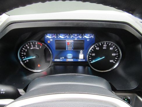 Used 2023 Ford Expedition XLT image 17