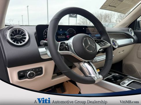 Used 2026 Mercedes-Benz GLB 250 4MATIC image 12