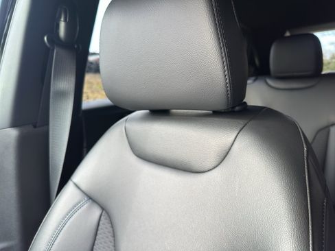 New 2026 Jeep Compass Latitude AWD/4WD image 18