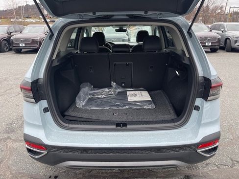 New 2026 Volkswagen Taos SE AWD/4WD image 6