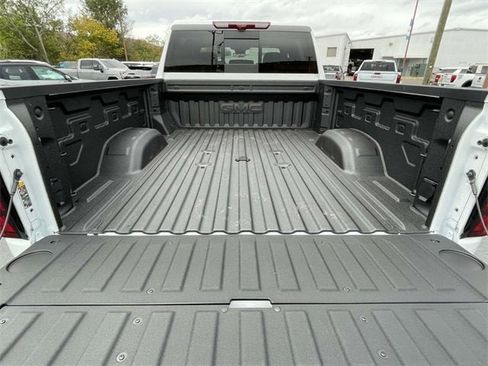 New 2026 GMC Sierra 2500 Denali w/ Denali Reserve Package image 9