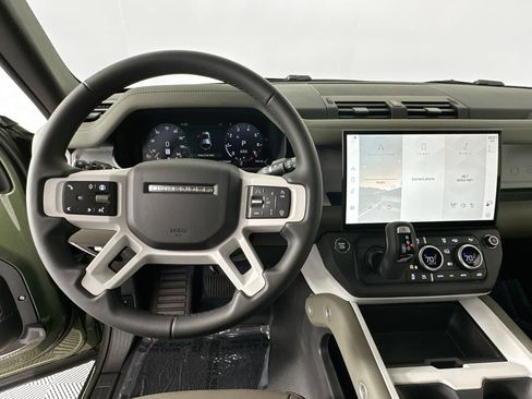 Used 2026 Land Rover Defender 110 X-Dynamic SE AWD/4WD image 11
