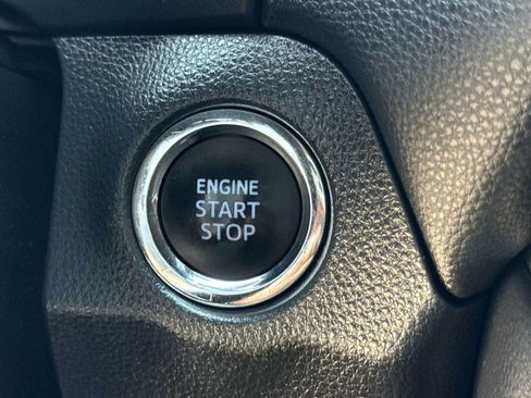 Used 2019 Toyota RAV4 XLE w/ Convenience Package FWD image 23