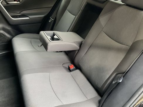 Used 2024 Toyota RAV4 XLE AWD/4WD image 33