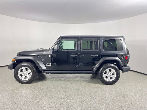 Used 2021 Jeep Wrangler Unlimited Sport AWD/4WD image 3