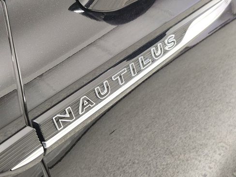 Used 2022 Lincoln Nautilus Black Label w/ Class II Trailer Tow Package AWD/4WD image 12