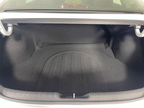 Used 2025 Hyundai Elantra Hybrid FWD image 17