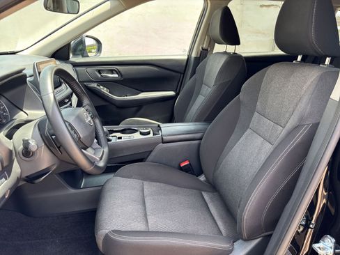 Used 2025 Nissan Rogue SV AWD/4WD image 29