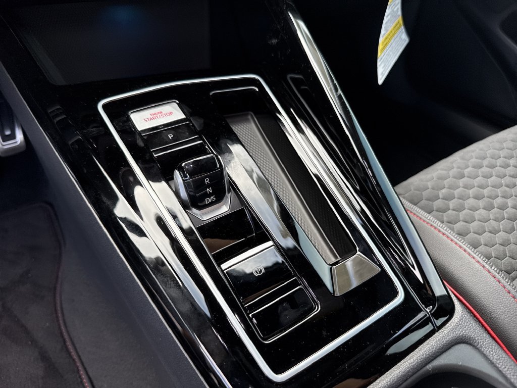 New 2026 Volkswagen GTI SE FWD image 19
