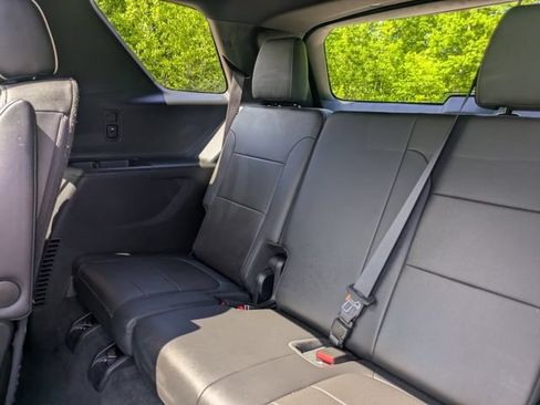 Used 2023 Chevrolet Traverse Premier w/ Redline Edition AWD/4WD image 18