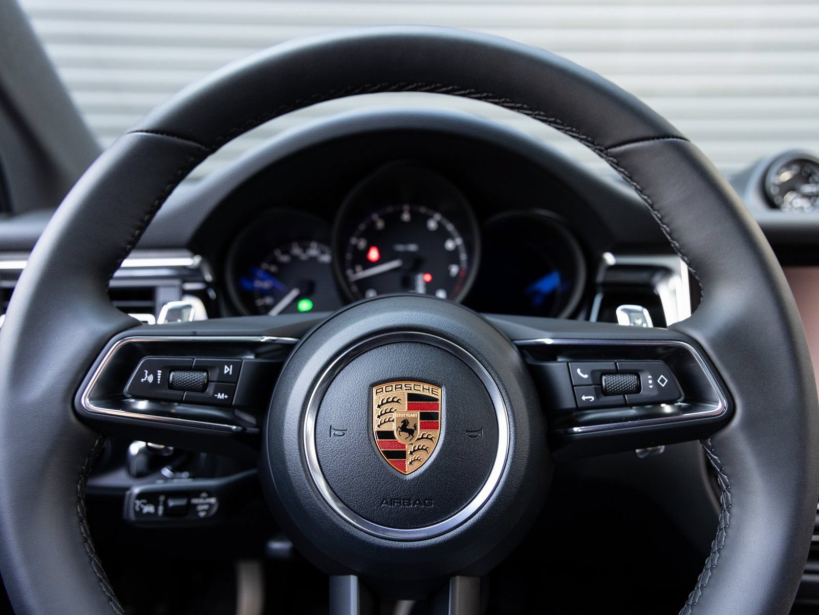 Certified 2026 Porsche Macan AWD/4WD image 14
