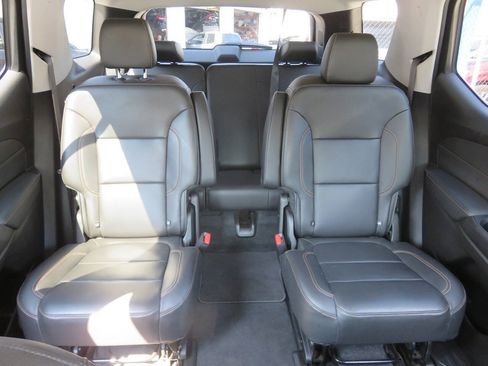 Used 2021 Chevrolet Traverse LT w/ LT Premium Package AWD/4WD image 23