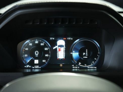 Used 2022 Volvo XC90 T8 R-Design w/ Advanced Package image 25