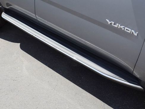 Certified 2018 GMC Yukon SLT w/ Open Road Package AWD/4WD image 11