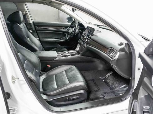 Used 2021 Honda Accord Touring image 17