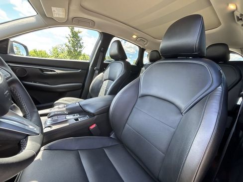 Certified 2025 INFINITI QX50 Luxe w/ Accent Package AWD/4WD image 13