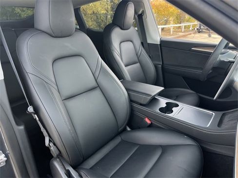 Used 2023 Tesla Model Y Long Range image 28