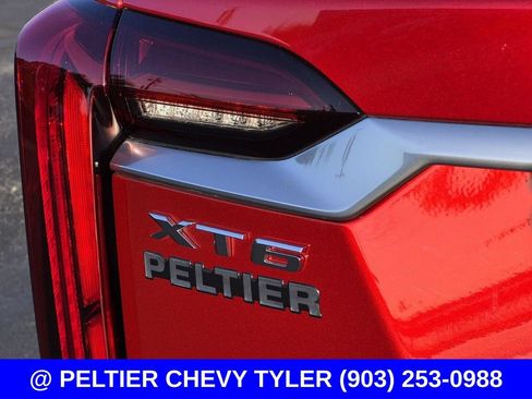 Used 2025 Cadillac XT6 Luxury FWD image 11