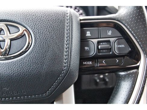 Used 2022 Toyota Tundra SR5 AWD/4WD image 19