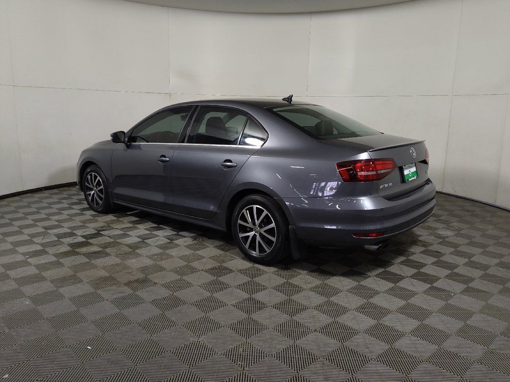 Used 2017 Volkswagen Jetta SE FWD image 3