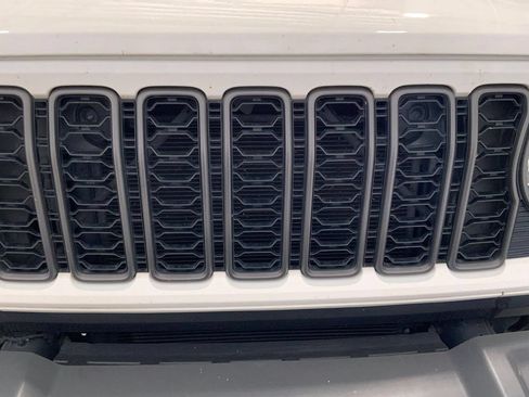 Used 2024 Jeep Gladiator Sport AWD/4WD image 27