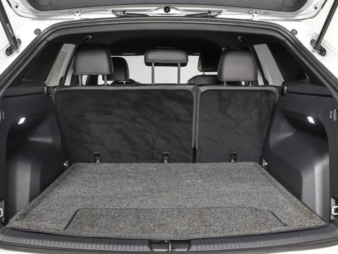 Used 2024 Volkswagen Atlas Cross Sport SE image 37