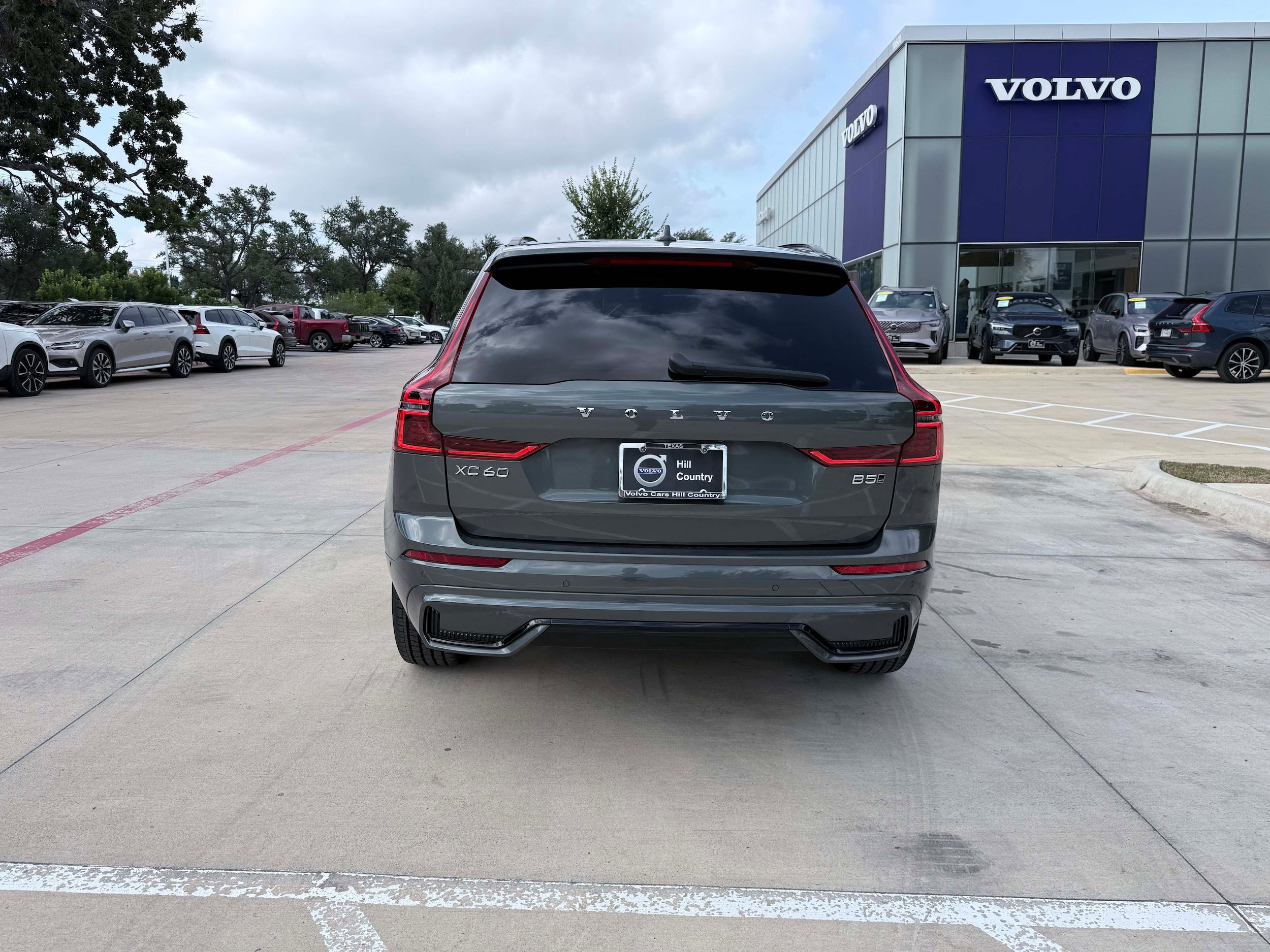 Certified 2026 Volvo XC60 B5 Plus w/ Climate Package AWD/4WD image 5