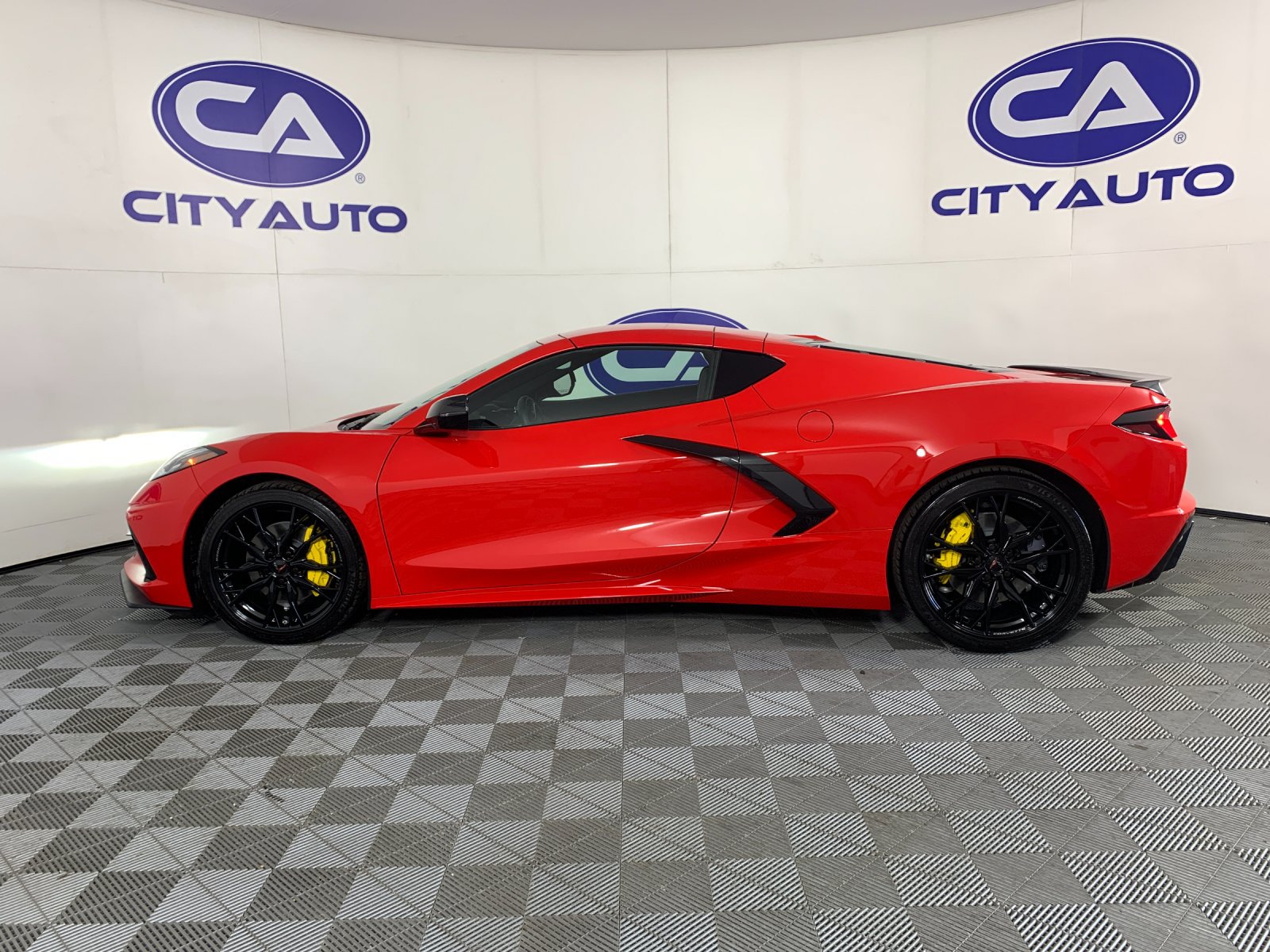 Used 2025 Chevrolet Corvette Stingray Coupe w/ 1LT RWD image 6