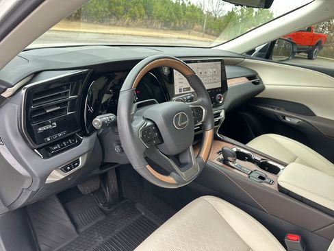 Used 2024 Lexus RX 350 Premium Plus w/ Convenience Package image 18