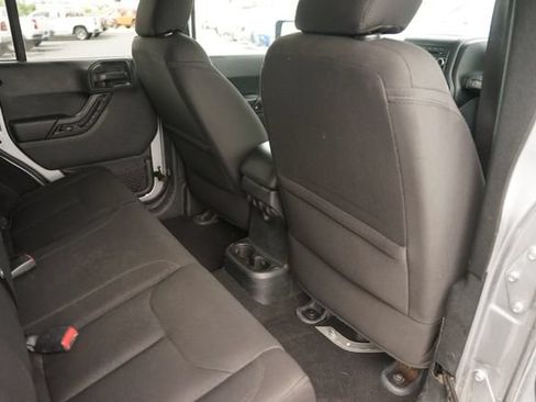 Used 2018 Jeep Wrangler Unlimited Sport S AWD/4WD image 14